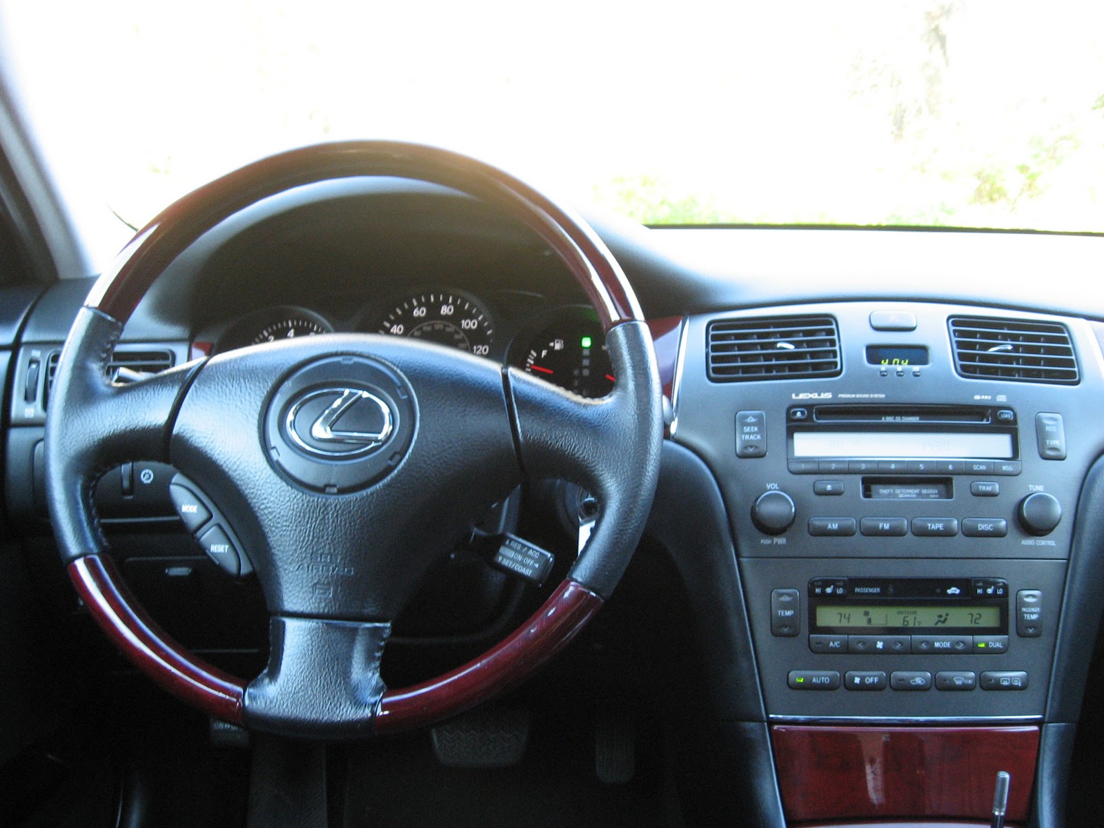 Pumpkin Fine Cars And Exotics Twins The 2003 Lexus Es300 Has 72k Miles And Is Priced Very Aggressively At 12 995 Which Almost 2 500 Below Kelley Blue Book Retail Value 15 406