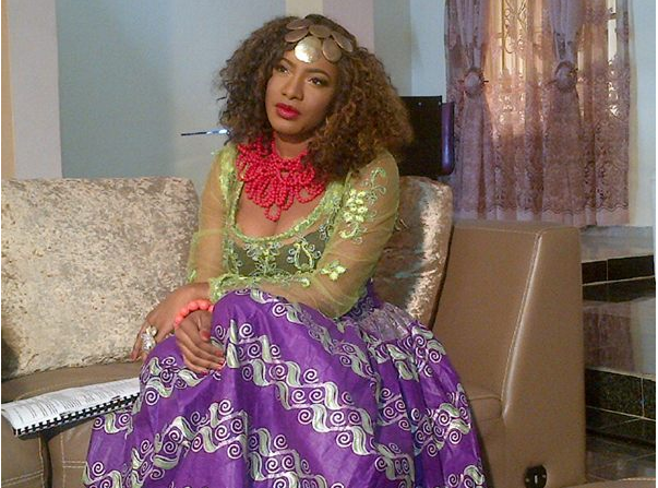 Welcome to NikkyNaz Blog : ANOTHER PICTURE OF CHIKA IKE -WHAT DO YOU ...