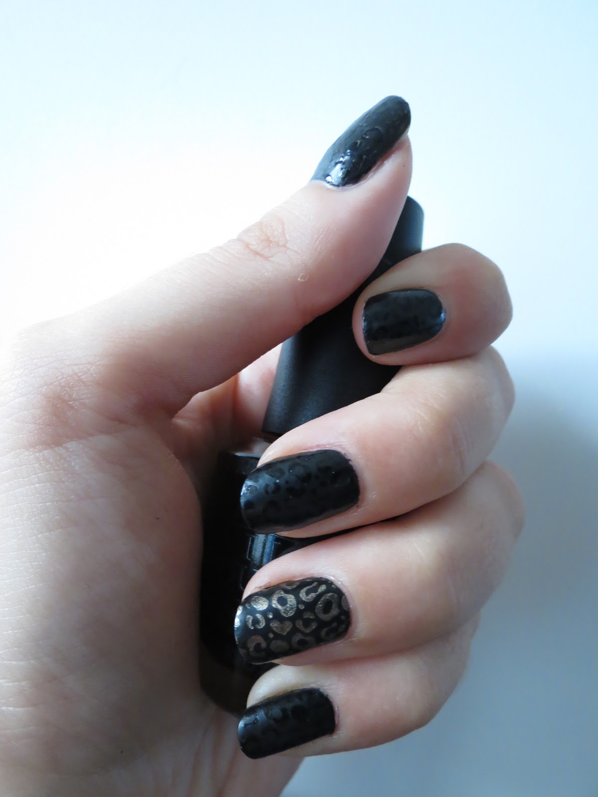 L'univers d'Amélie Sunday nail battle mat vs brillant