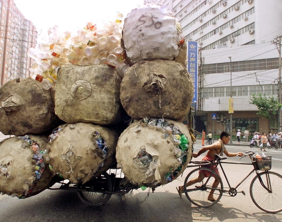 Bilderesultat for overloaded motorcycle