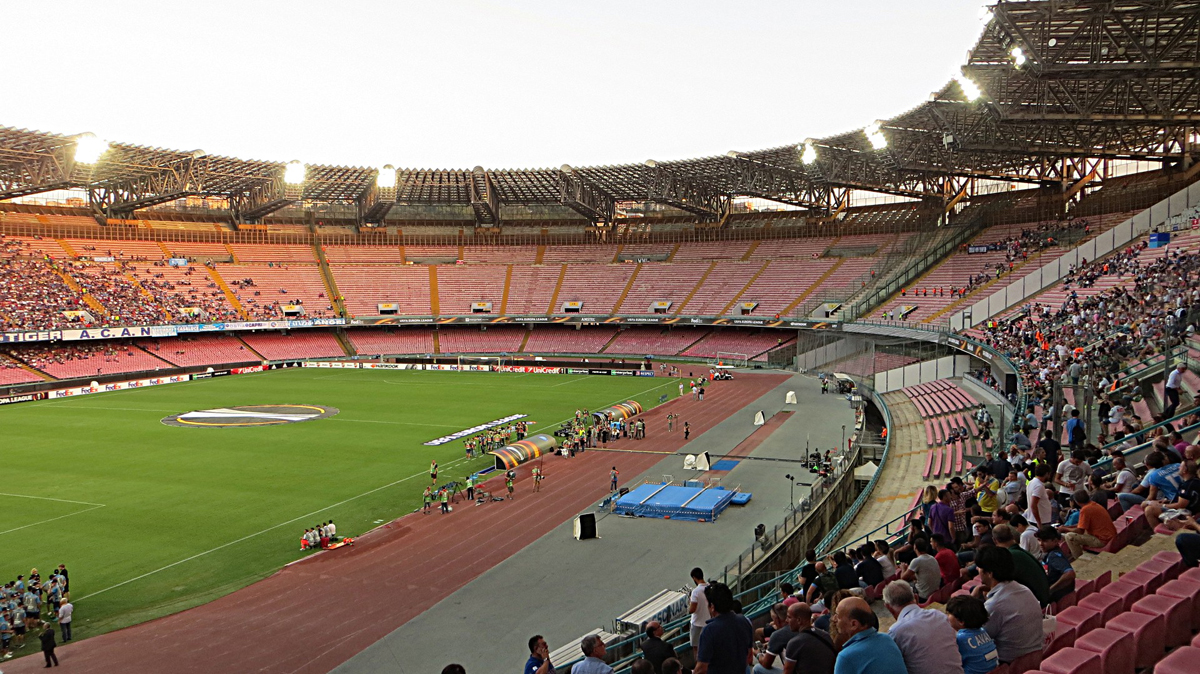 Perché regalare i vecchi seggiolini del San Paolo è una buona idea
