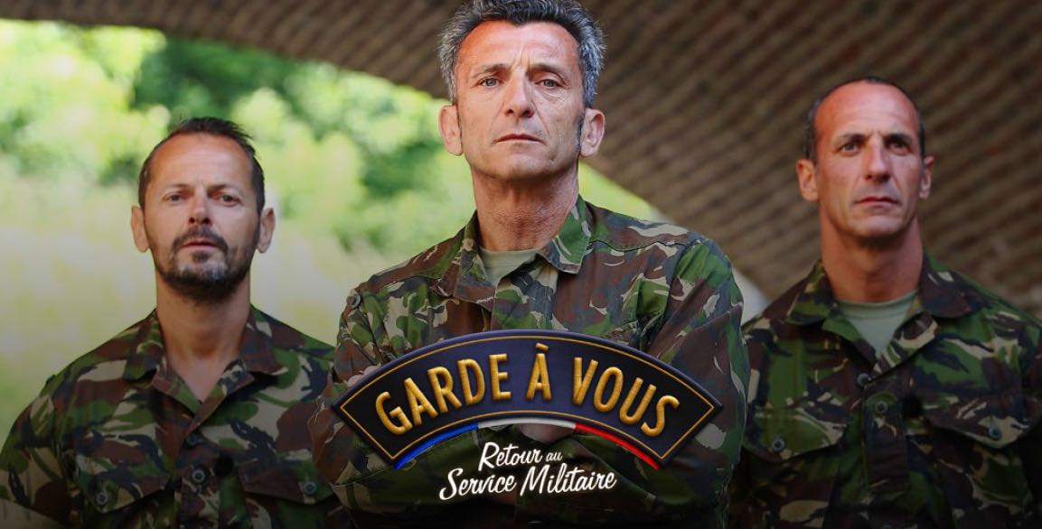 Garde à Vous Saison 1 Streaming Famille EGGER: Garde à vous : tristement drôle