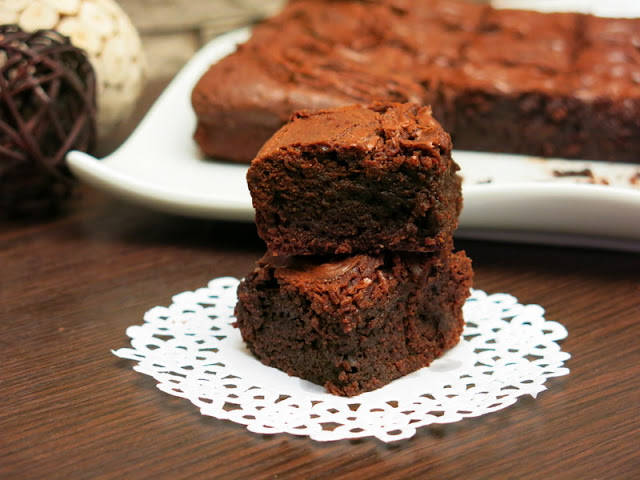 BROWNIE DE CHOCOLATE CON NOCILLA BROWNIE DE CHOCOLATE CON NOCILLA
