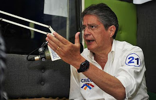 Guillermo Lasso ataca a Rafael Correa, lo acusa de terrorista electrónico guillermo lasso vs rafael correa