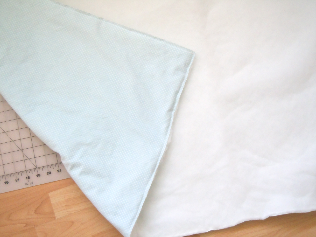 DIY Toddler Bedding {making a quilt with batting WITHOUT using binding