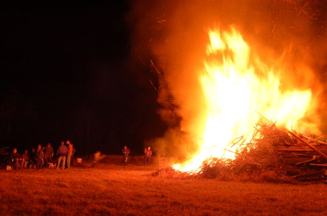 ICH Blog: A Traditional Bonfire Night in Heart's Content - by Claude