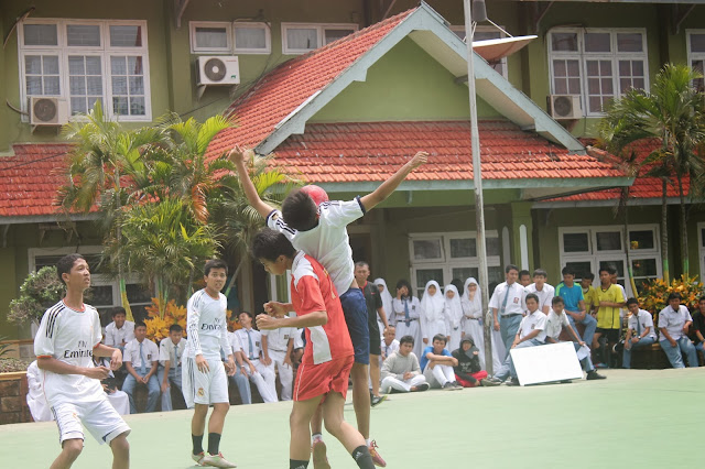 farting rainbow TARKAS YUK (1)