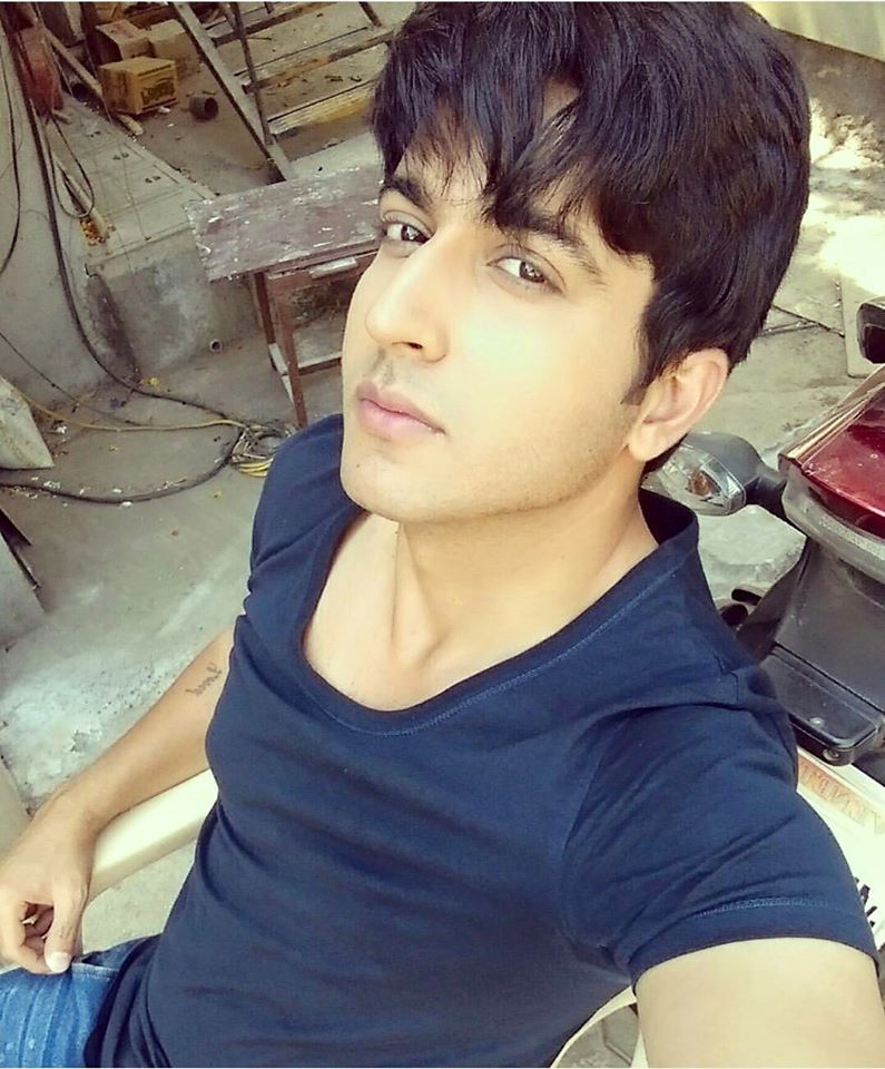 Dare to bare : Hot Indian TV Actors : Dheeraj Dhoopar