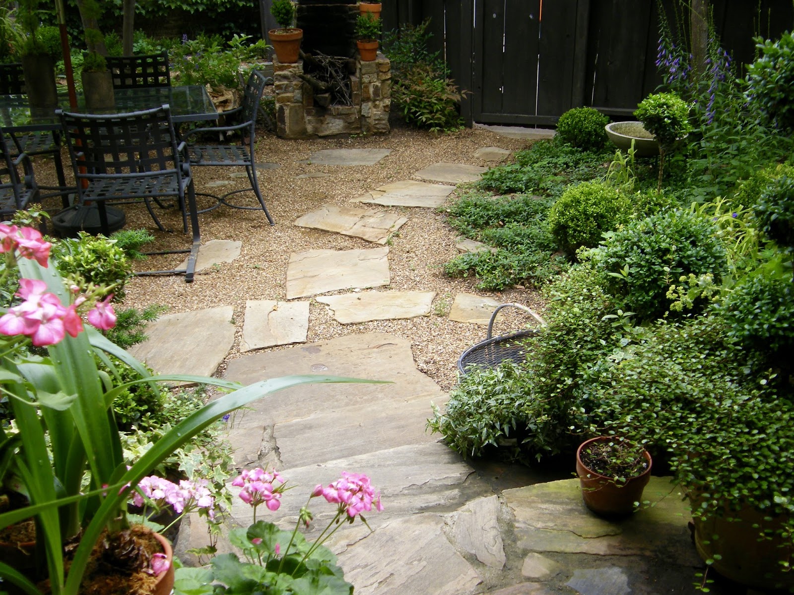 P O T A G E R: 5 Ways to Use Gravel in Your Landscape and Garden