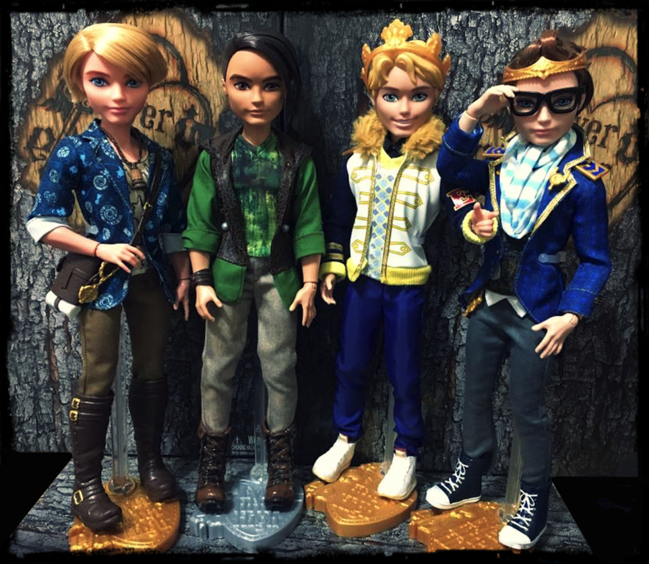 Male ever after high dolls. 