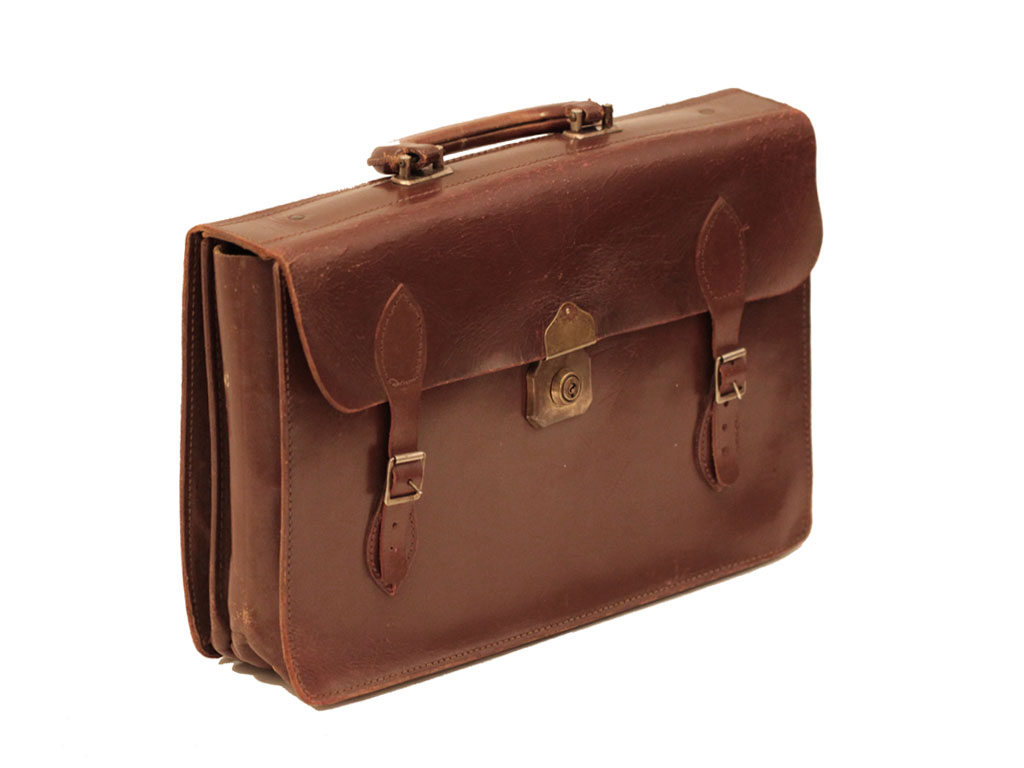 gatherandspread VINTAGE BROWN LEATHER BRIEFCASE