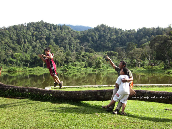 romatisan di situ gunung situ gunung, sukabumi