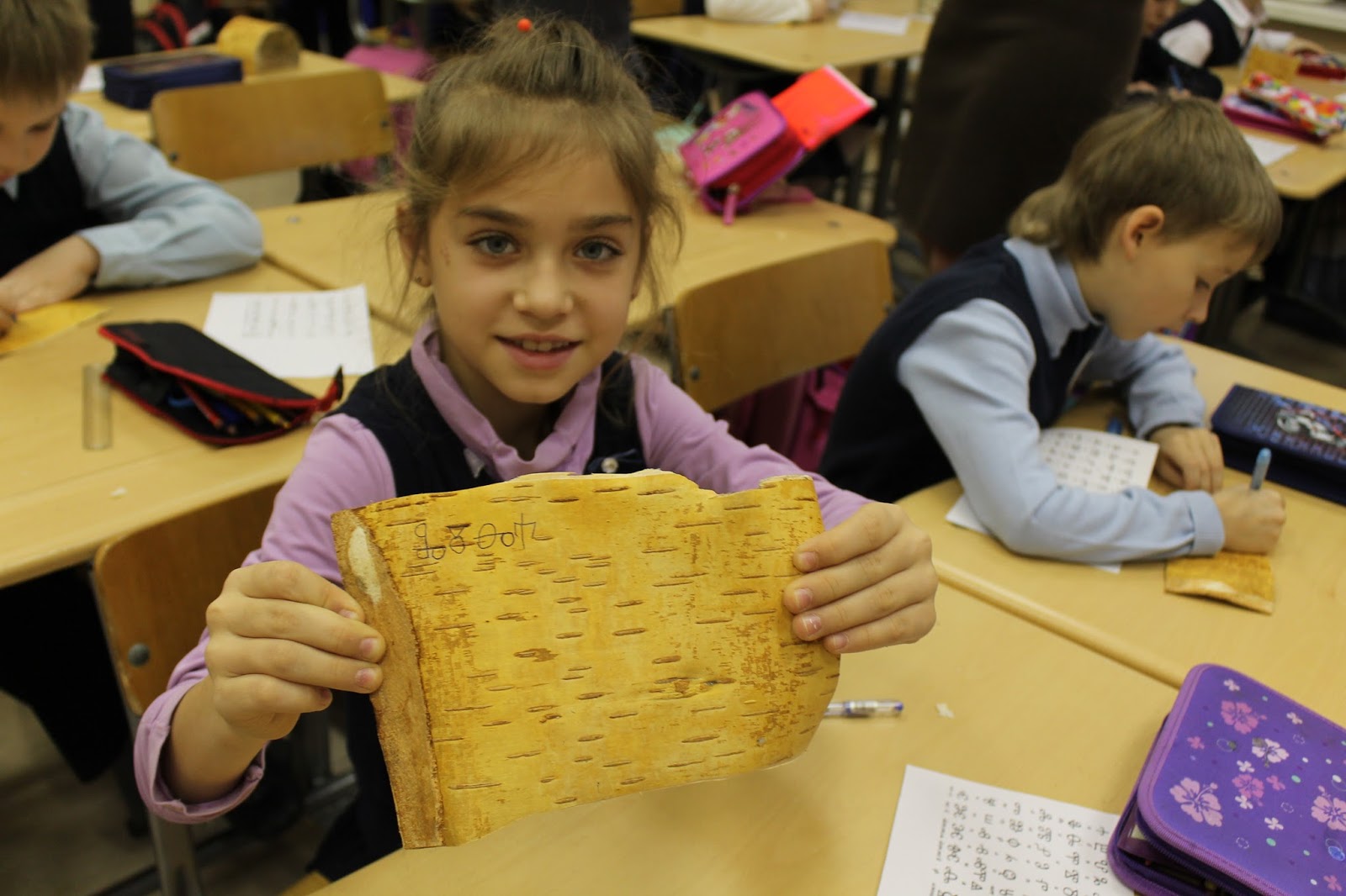 каллиграфия эстетика. треугольный конверт для ветеранов. мастер класс по письмам треугольник. каллиграфия чернила перо. мастер класс по письму.