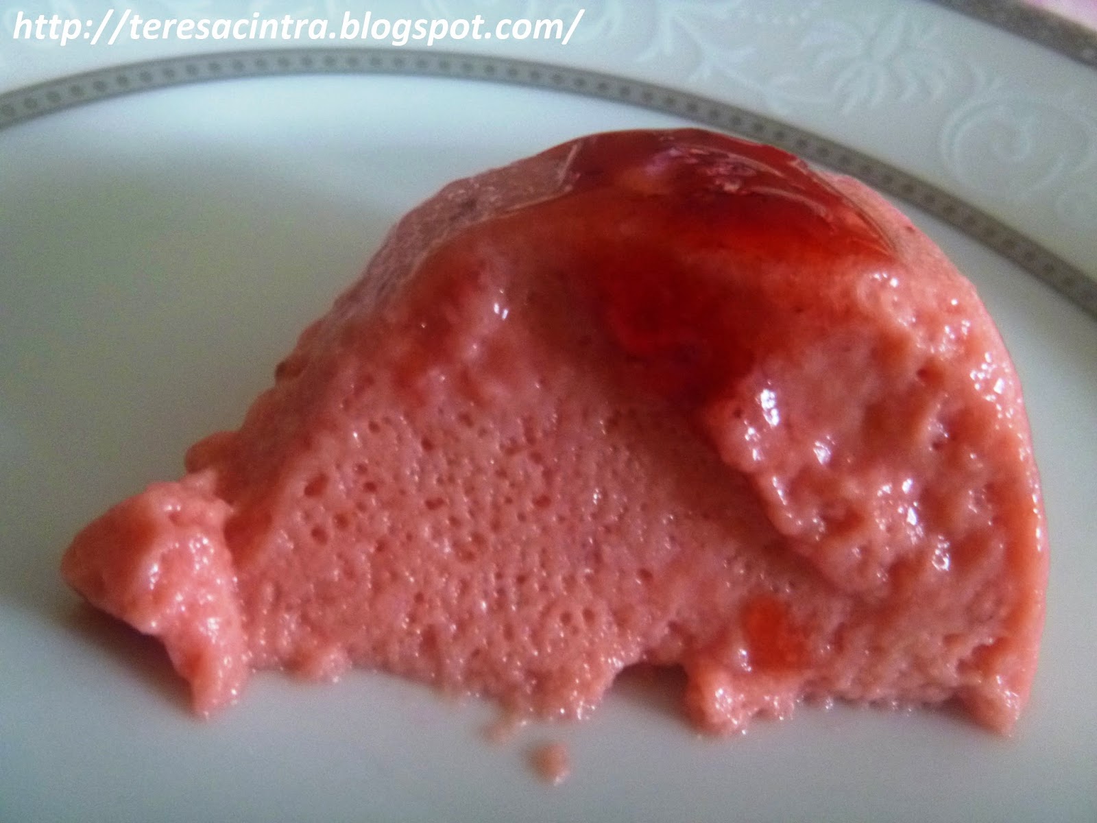 MOUSSE DE MORANGO 