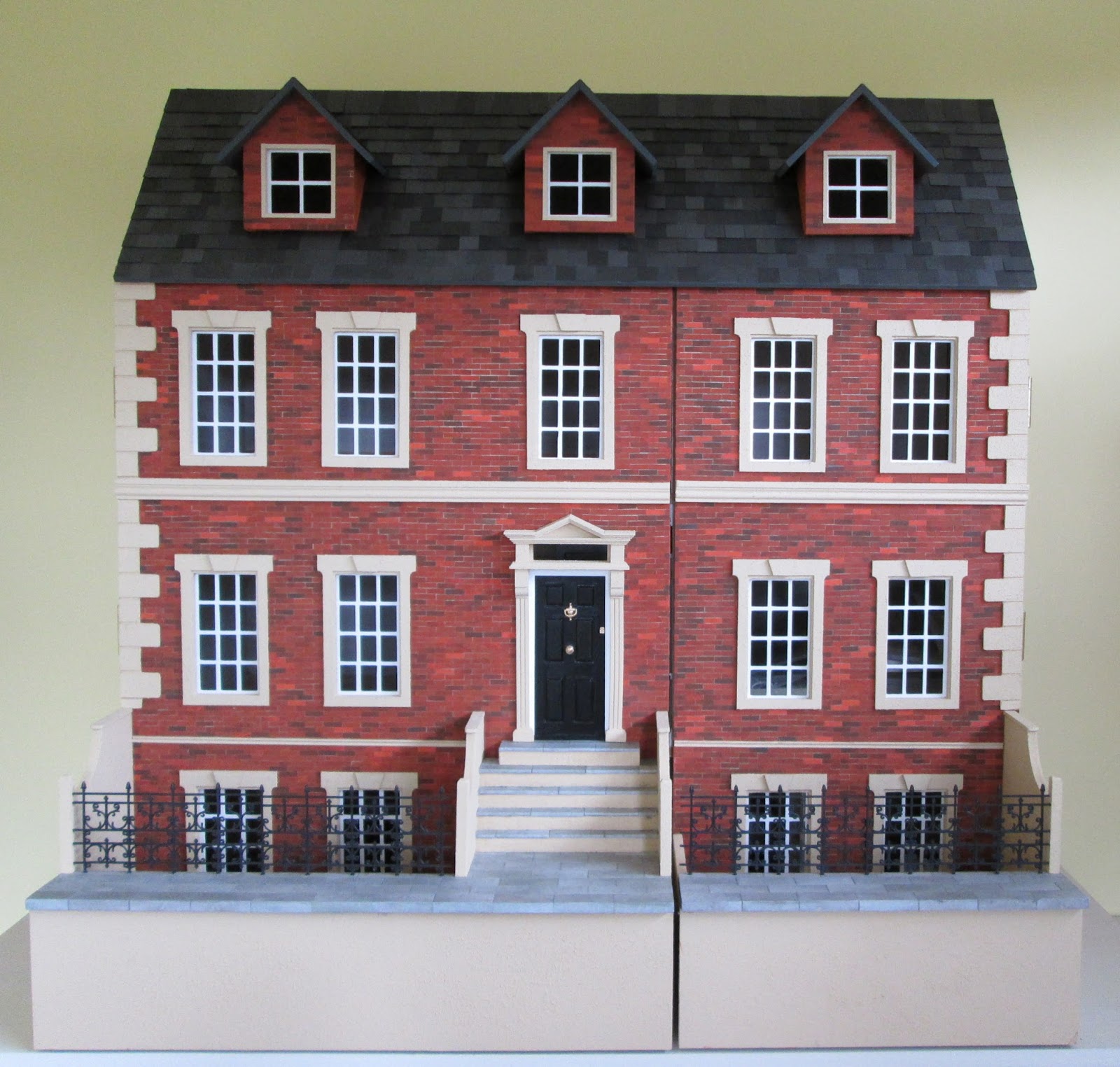 Dalton House Finishing the roof