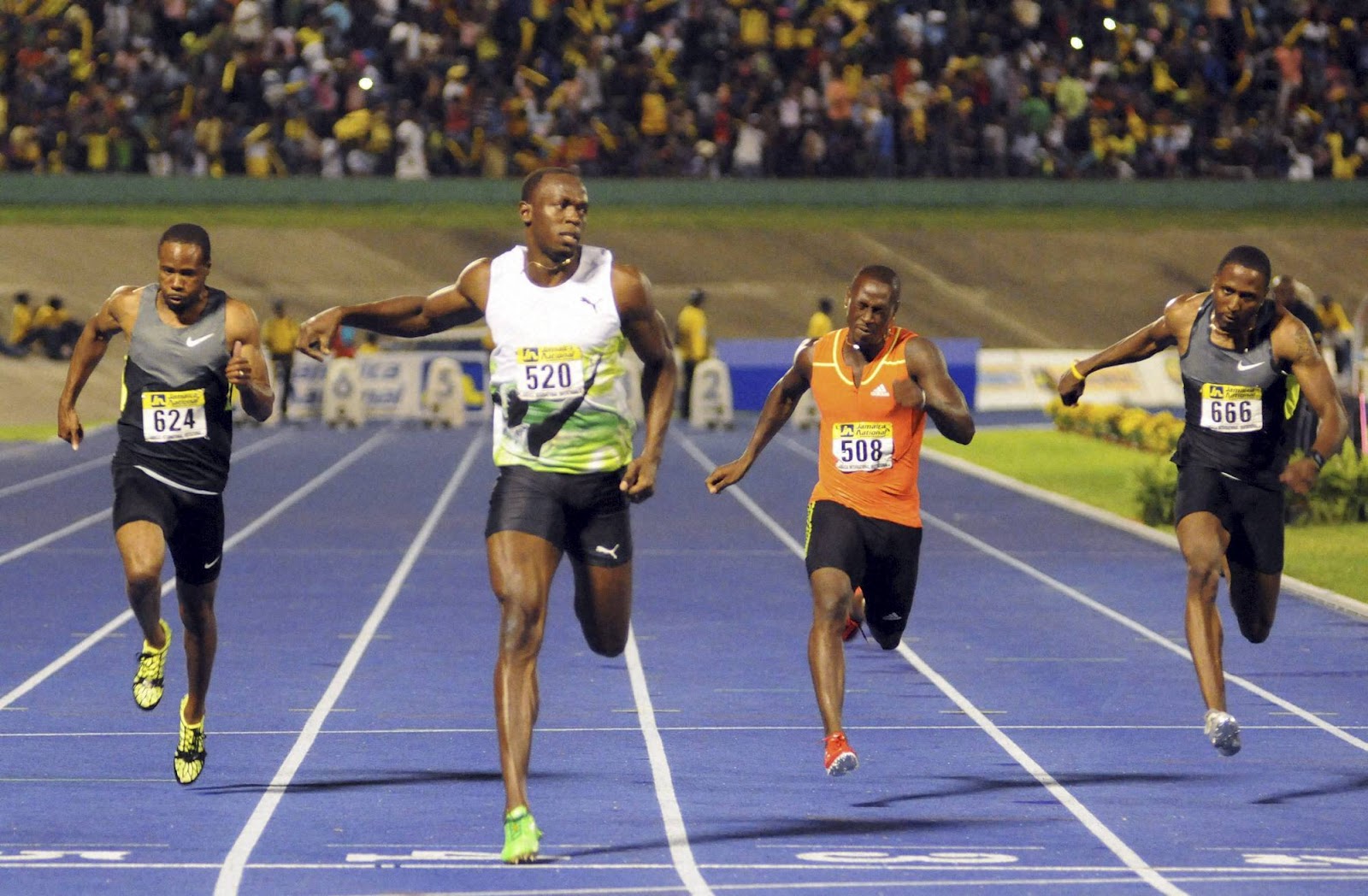 Скорость спортсмена бегуна. Usain Bolt 2015. Усейн болт 200 метров. Усейн болт бежит. Найк Усейн болт 2012.