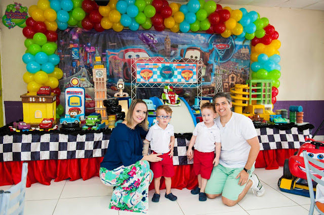 Festa Carros: Gêmeos Brendon e Brayann Festa Carros: Gêmeos Brendon e Brayann
