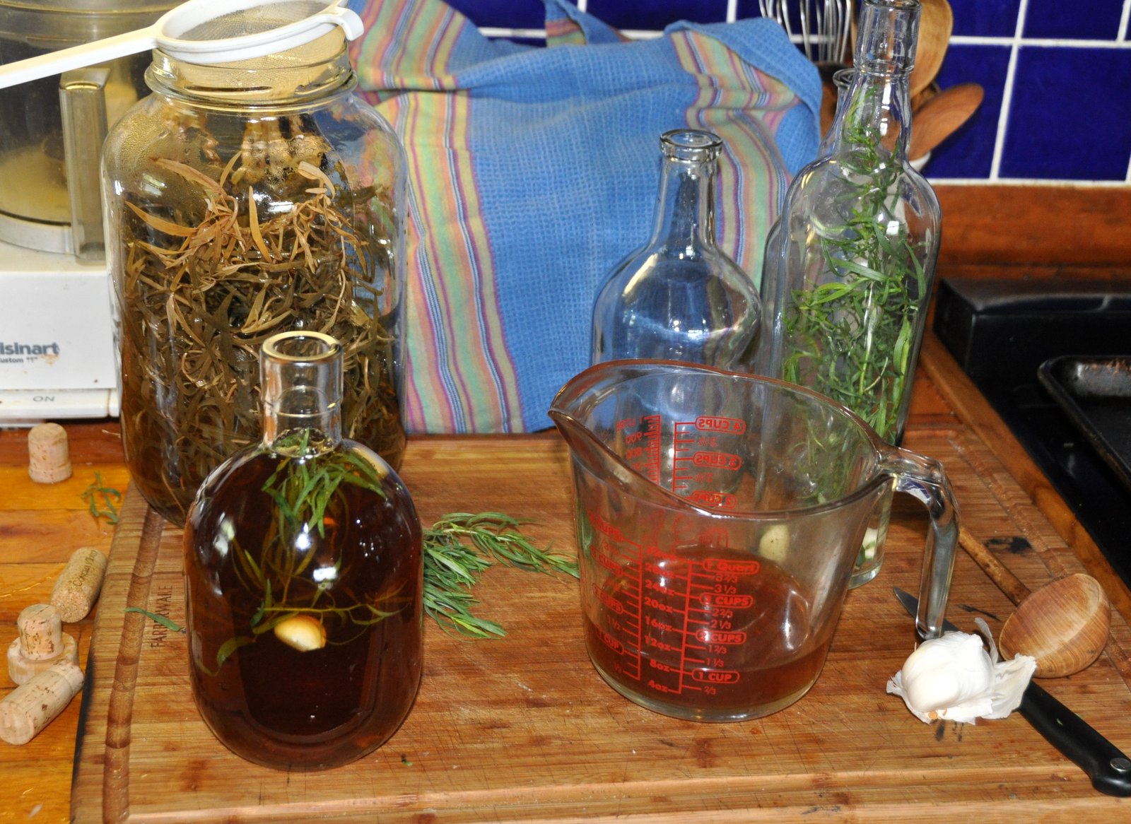 Vicki Lane Mysteries Tarragon Vinegar