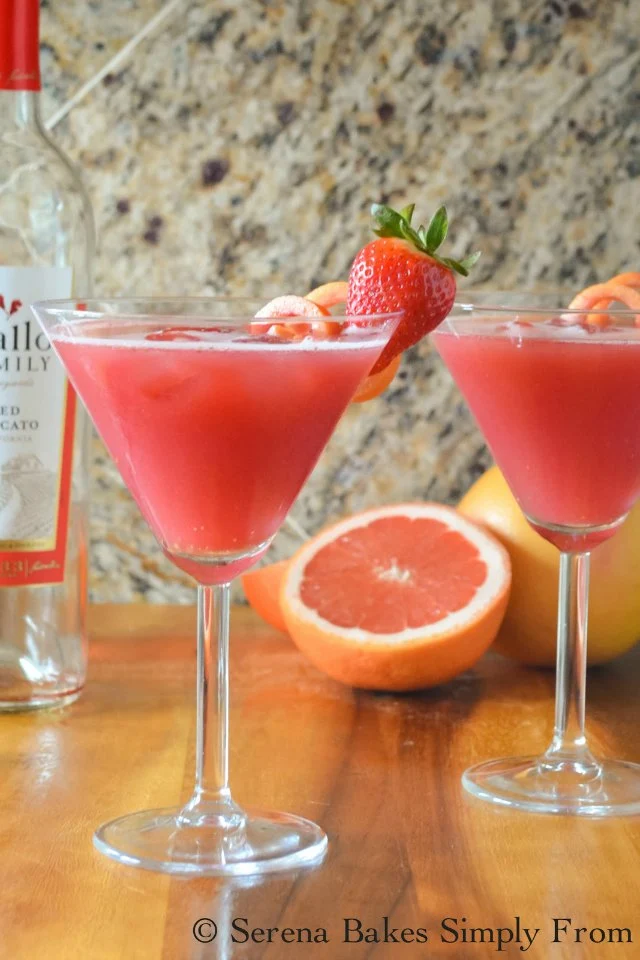Sparkling Strawberry Grapefruit Moscato Punch