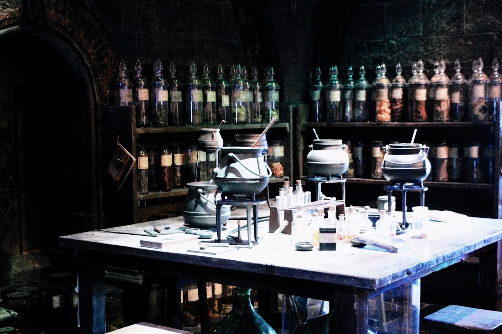 Harry Potter Magic Cauldrons Magic Stirring Cauldrons at Harry Potter Studio Tour London