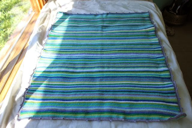 little woollie: Skinny Stripe Blanket #2 - Seaside version finished!