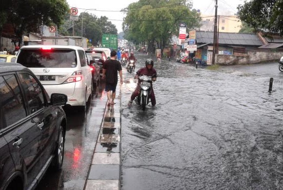 Jakarta Hujan diperkirakan sampai 3 hari kedepan DP BBM Hujan Jakarta 