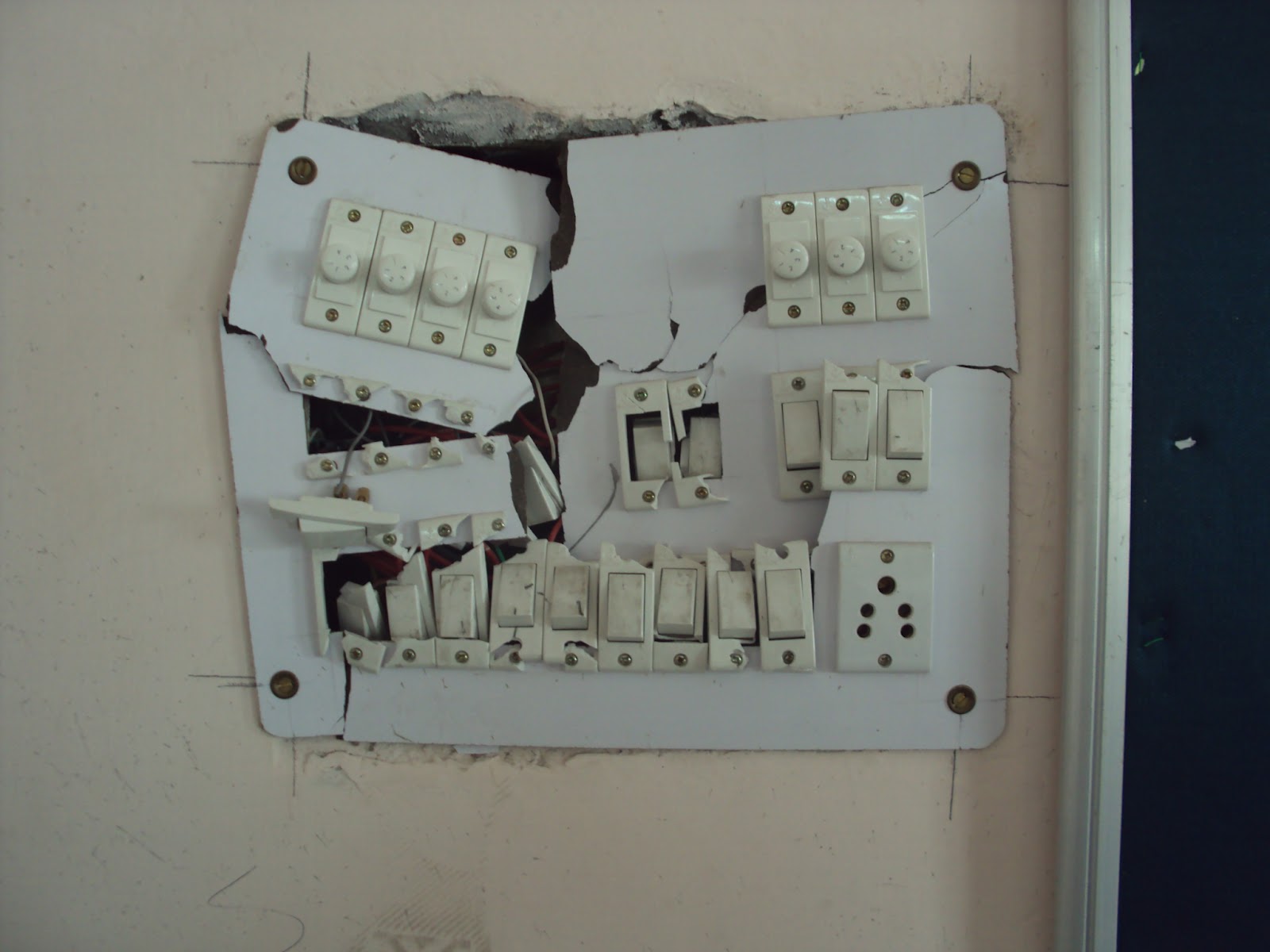 Power Engineering: Electrical Failure Circuit Diagram