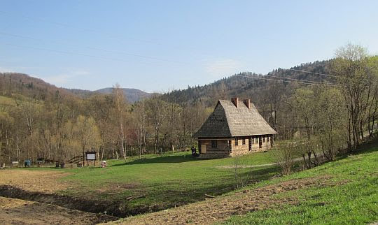 Bojkowska chyża w Zatwarnicy. Bojkowska chyża w Zatwarnicy.
