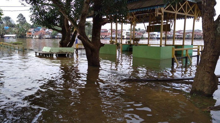 Kota Sekadau Diguyur Hujan, Banjir Terjadi Beberapa Desa Kota Sekadau Diguyur Hujan, Banjir Terjadi Beberapa Desa