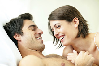 pareja amor en la cama amor en la cama