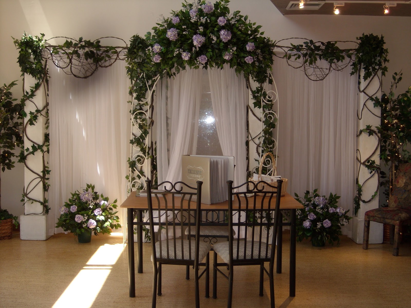 I Do... Weddings Columns & Vines