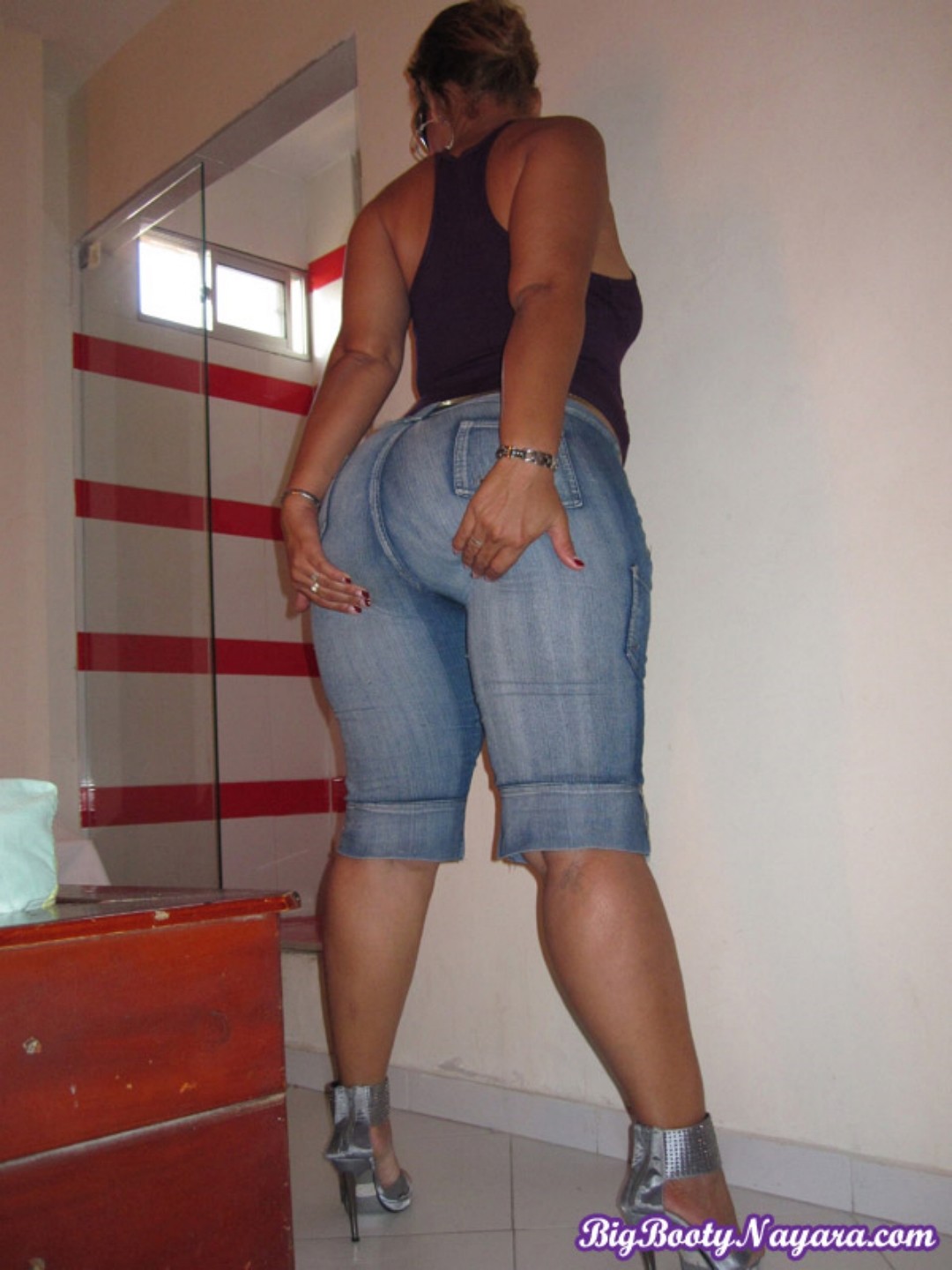 Nayara Big Thighs Nayara Big Thighs
