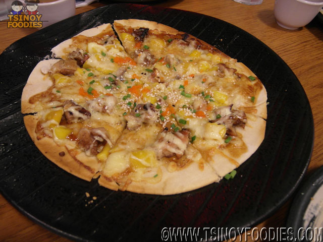 chicken teriyaki mango pizza