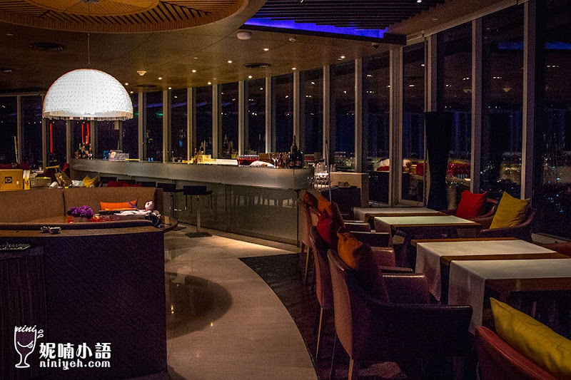 【曼谷景點】Red Sky Bar。消費門檻最低的雙層高空酒吧 【曼谷景點】Red Sky Bar。消費門檻最低的雙層高空酒吧
