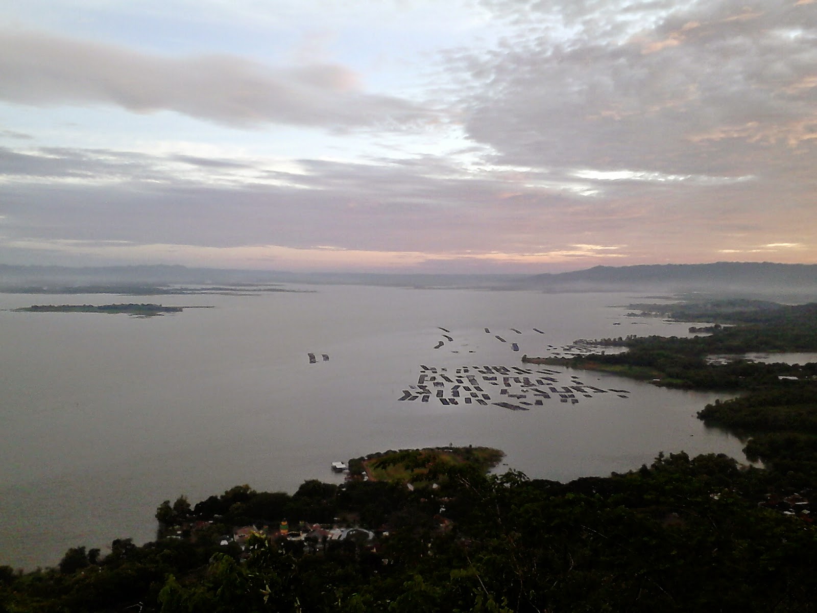 Senja Di Bukit Gantole Wonogiri - Secret Paradise Indonesia
