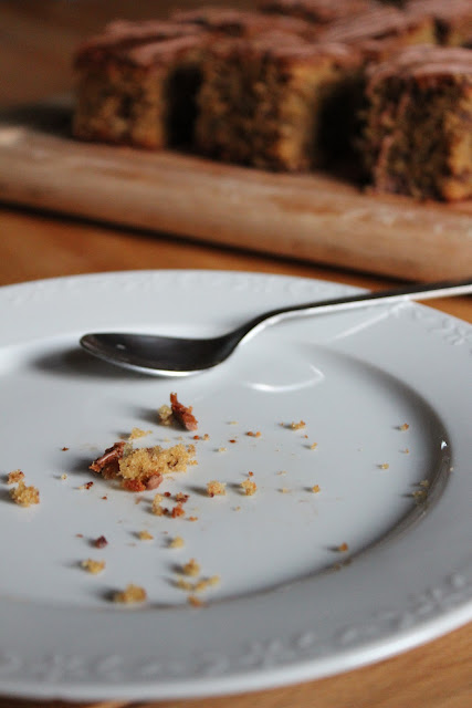 Banana Cake crumbs