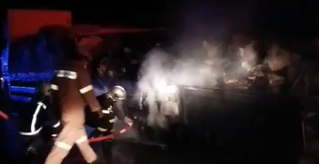 Πρέβεζα: Φορτηγάκι πήρε φωτιά και καταστράφηκε ολοσχερώς