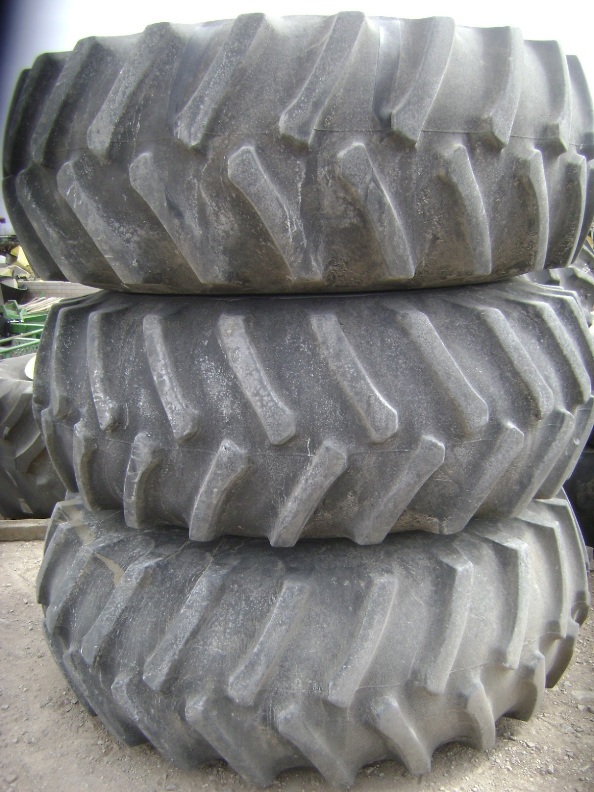MAQUINARIA AGRICOLA INDUSTRIAL: Llantas Usadas Para Tractor y