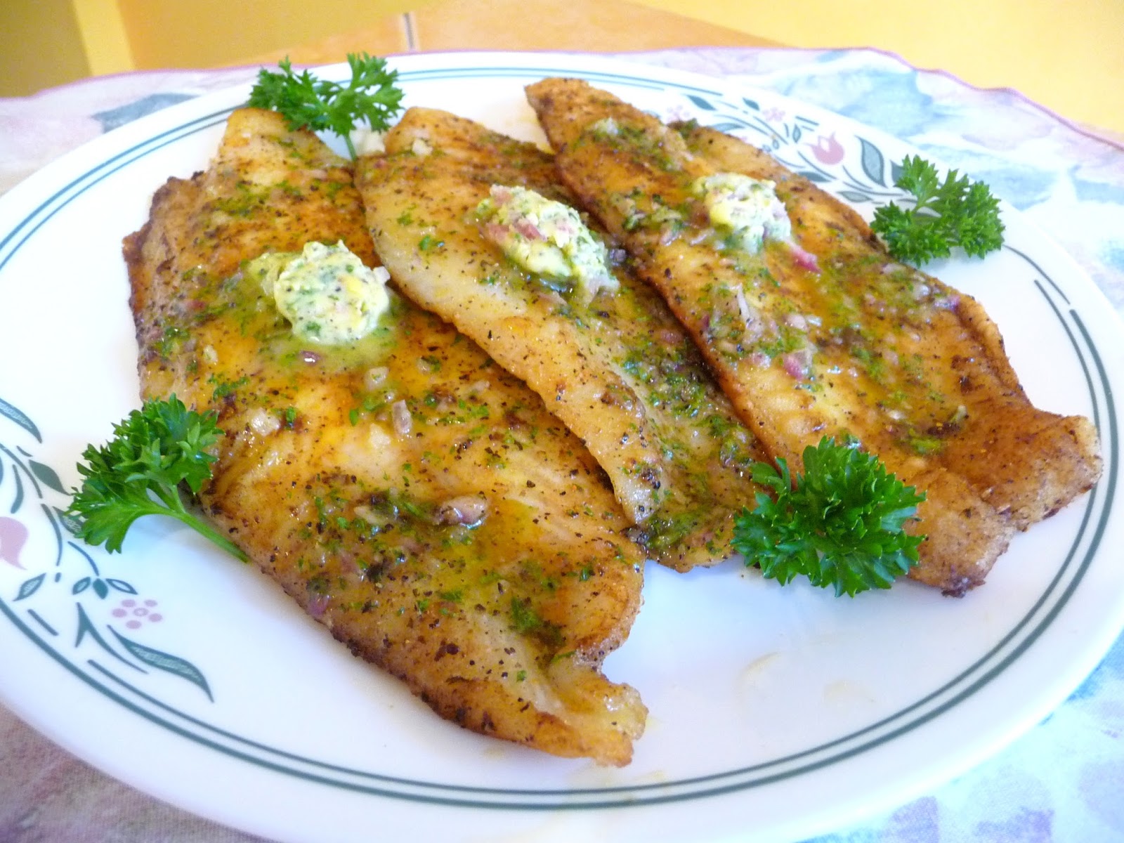 SPLENDID LOWCARBING BY JENNIFER ELOFF FRIED FISH IN GARLIC PARSLEY BUTTER