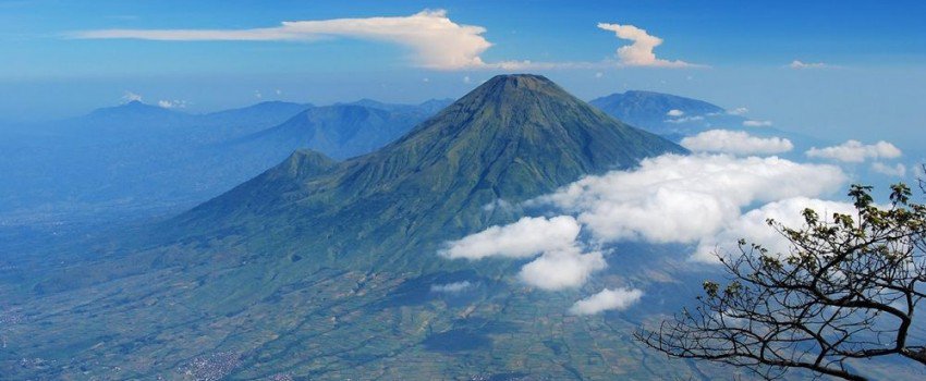 10 Cerita Seram dari Gunung-Gunung Paling Angker di Indonesia - PojokGaul