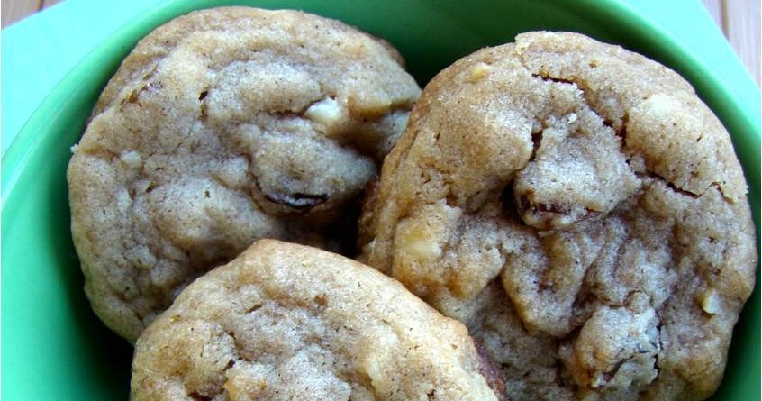 Walnut raisin cookies
