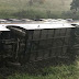 Torcedores do Corinthians que voltavam de jogo contra o Bahia em Salvador ficam feridos após ônibus tombar na BR-116