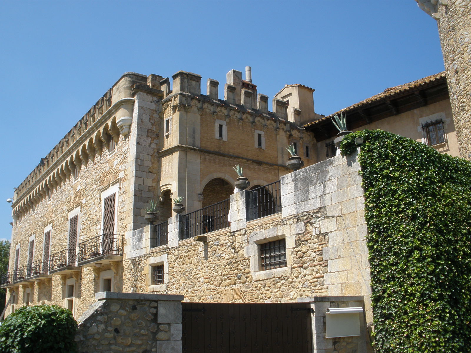 Unos amigos de Paradores El Castillo de Peralada