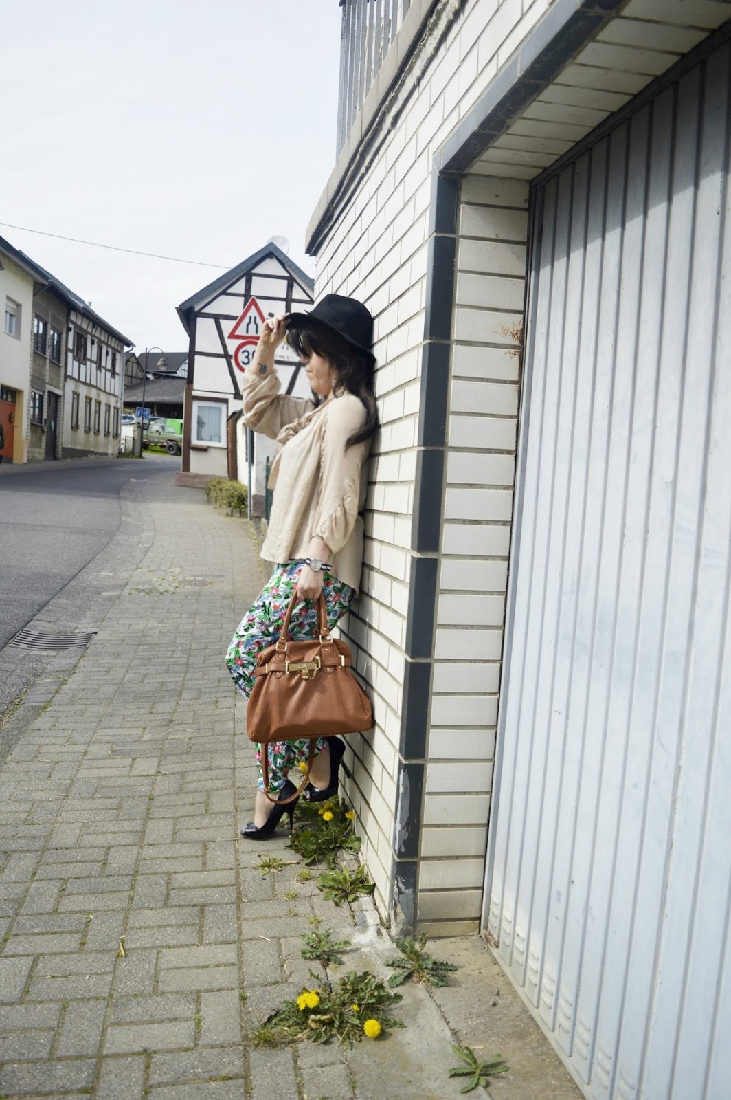 Harem pants & blouse | ANNIE - Online Magazine for Fashion Lifestyle Beauty
