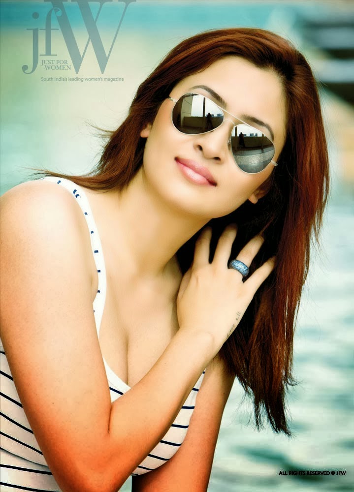 Jwala+Gutta+Hot+Photoshoot+for+JFW+Magaz