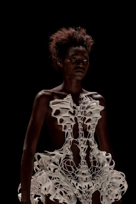 Capriole fashion show in collaboration with Iris Van Herpen | Eragatory