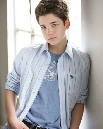 Nathan Kress Shirtless