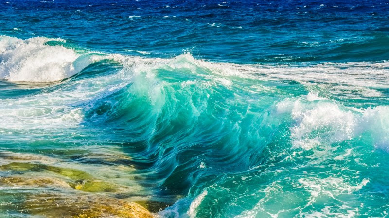 Ocean Waves Smashing