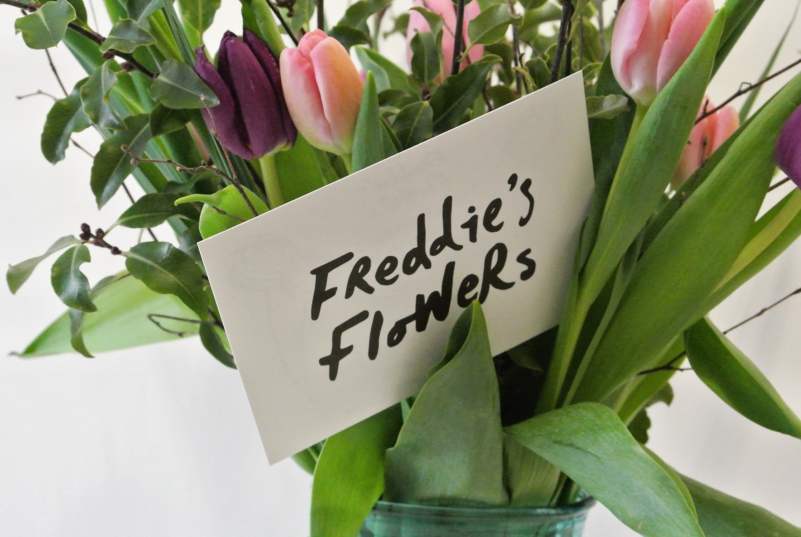 REVIEW SAY HAPPY MOTHERS DAY WITH FREDDIES FLOWERS PRETTY YOUNG THING