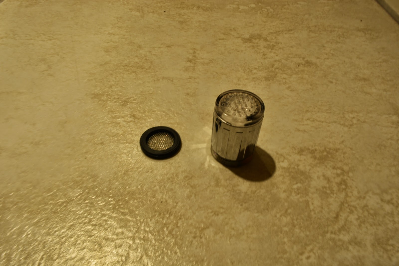 Led Light Up Glow Products LED Faucet Head Lights Change With Temperature Sensor 100